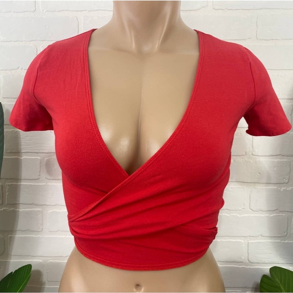 Hollister Baby Wrap Tee - Picture 5 of 6